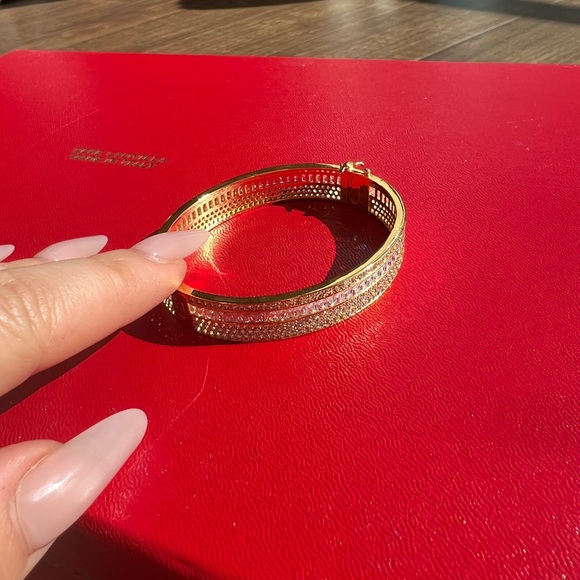 Gold Bangle Bracelet - Picture 7 of 8